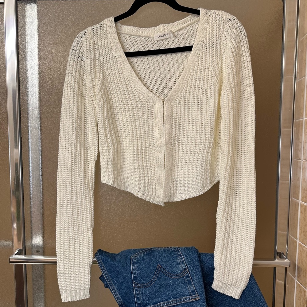 Clasp front crop cardigan